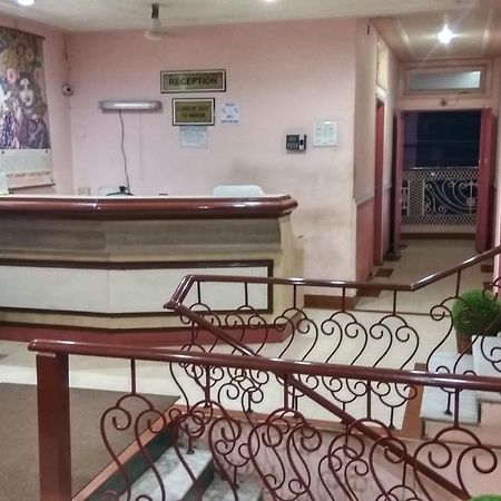 Hotel Varsa Dibrugarh ภายนอก รูปภาพ