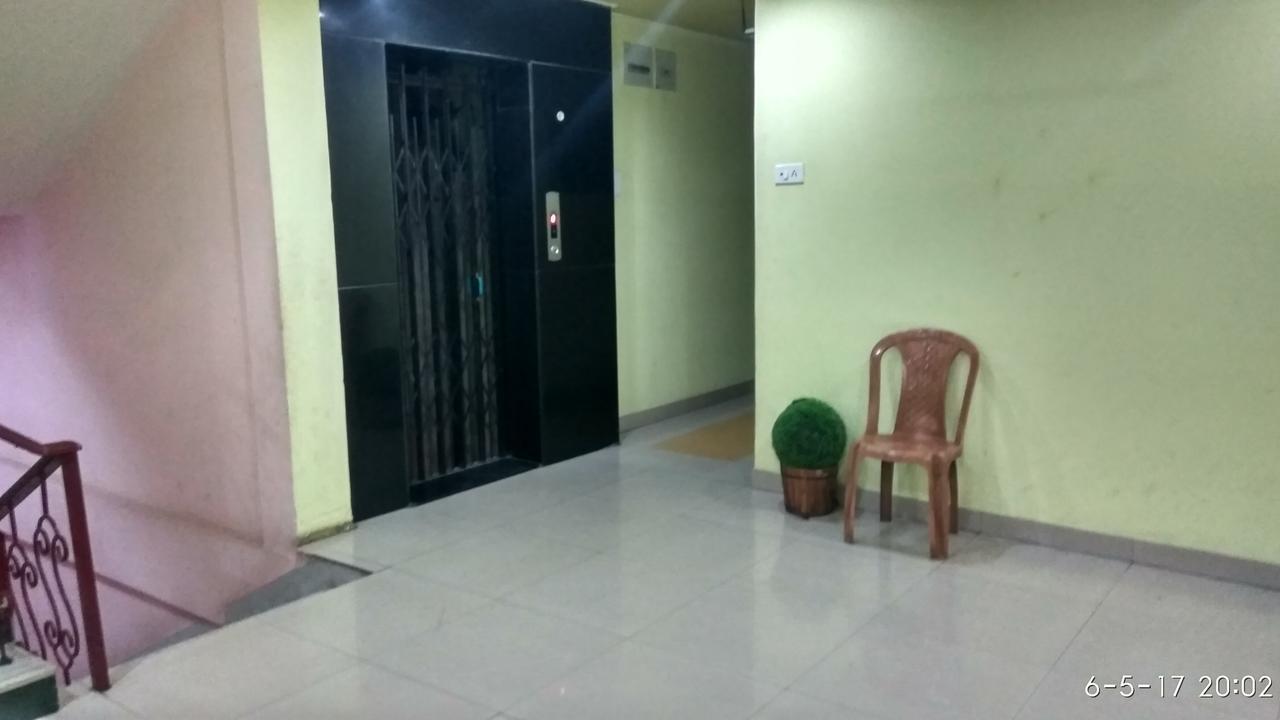 Hotel Varsa Dibrugarh ภายนอก รูปภาพ