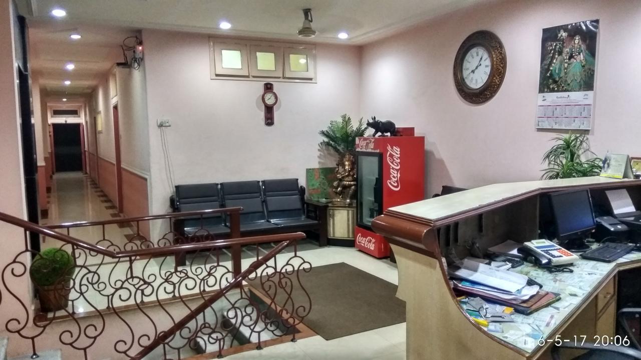 Hotel Varsa Dibrugarh ภายนอก รูปภาพ